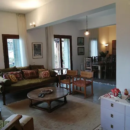 וילה Deluxe House In טסגרדה