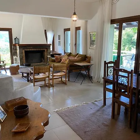 Deluxe House In Tsangarada